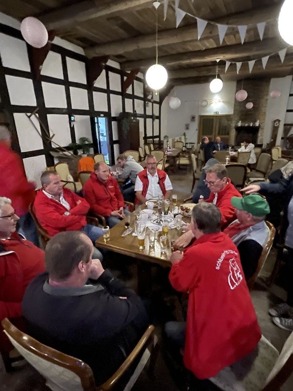 Helferfete, Bild 11